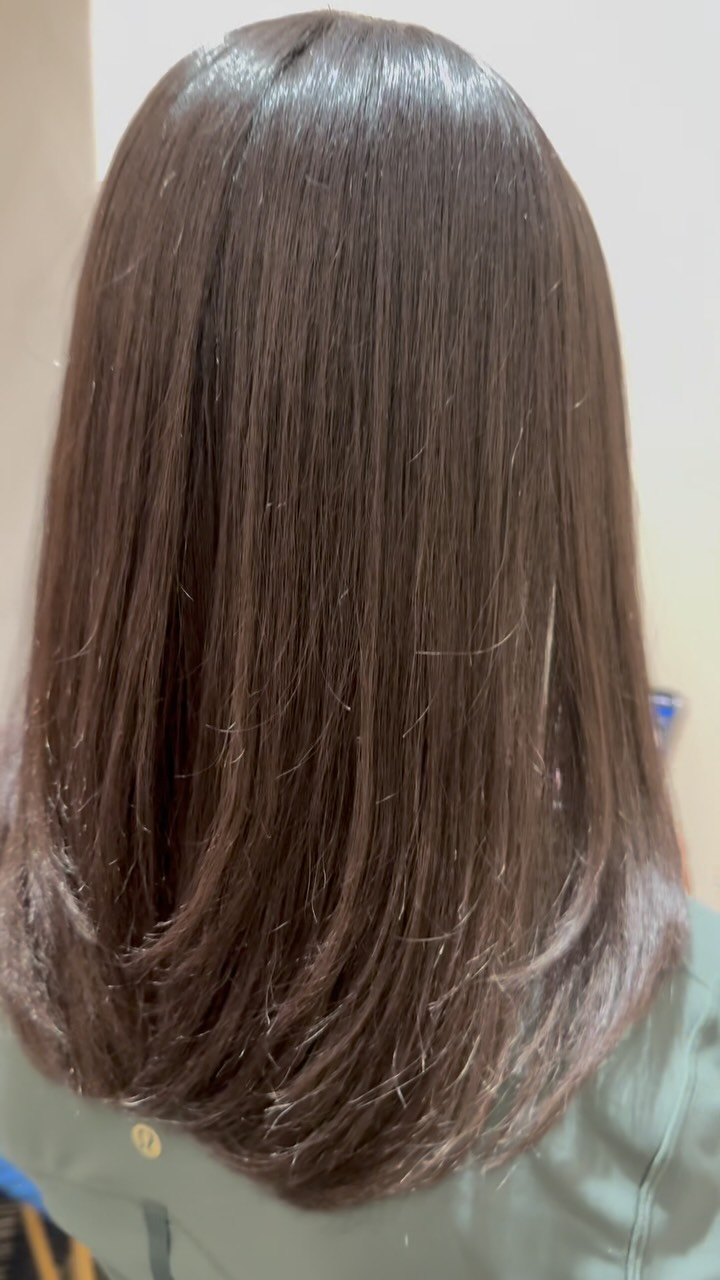 Glossy, hydrated brunette lengths by Ooh Lala by Frenchie
